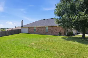 4901 Parkview Hills Ln, Fort Worth, TX 76179 - Photo 2