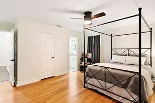 9902 Galway Dr, Dallas, TX 75218 - Photo 10