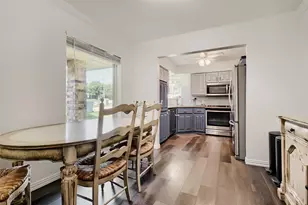 946 S Old Orchard Ln, Lewisville, TX 75067 - Photo 6