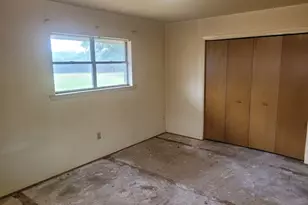 115 S Crescent Dr, Electra, TX 76360 - Photo 2
