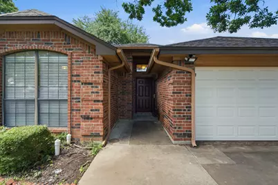 312 Banyan Drive, Grapevine, TX 76051 - Photo 4
