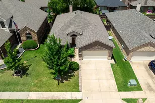 11156 Hawks Landing Rd, Fort Worth, TX 76052 - Photo 2