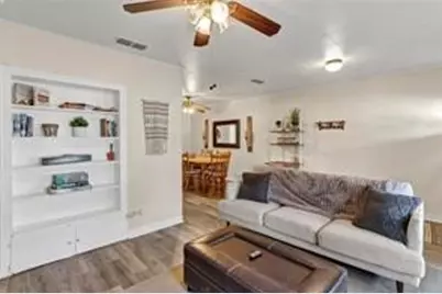 201 S Jones Street, Granbury, TX 76048 - Photo 22