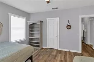 201 S Jones St, Granbury, TX 76048 - Photo 18
