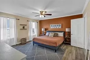 201 S Jones St, Granbury, TX 76048 - Photo 14