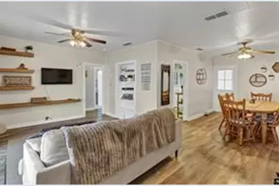 201 S Jones Street, Granbury, TX 76048 - Photo 24