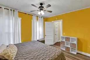 201 S Jones St, Granbury, TX 76048 - Photo 28