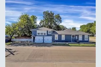 201 S Jones Street, Granbury, TX 76048 - Photo 4