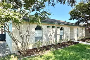 2829 Arcadia Ln, Carrollton, TX 75007 - Photo 2