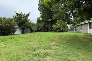 715 W Bond St, Denison, TX 75020 - Photo 1