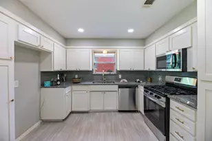 1138 Usher St, Benbrook, TX 76126 - Photo 8