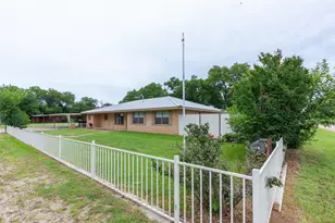 431 Kennedy St, Clyde, TX 79510 - Photo 2