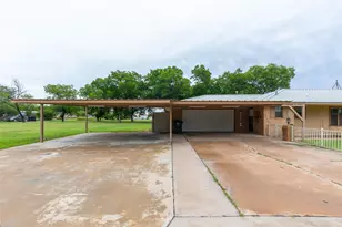 431 Kennedy St, Clyde, TX 79510 - Photo 4