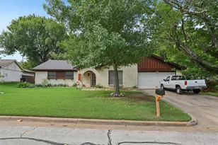 6204 Circleview Dr, Haltom City, TX 76180 - Photo 1