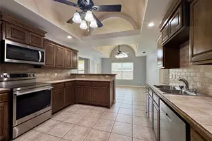 7918 Skyline Dr, Abilene, TX 79606 - Photo 8