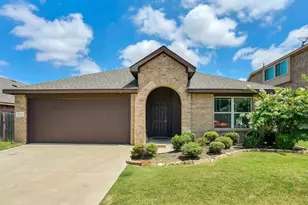 816 Oriel Cir, Fort Worth, TX 76036 - Photo 2