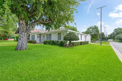 101 N Burdette Avenue, Sherman, TX 75090 - Photo 2