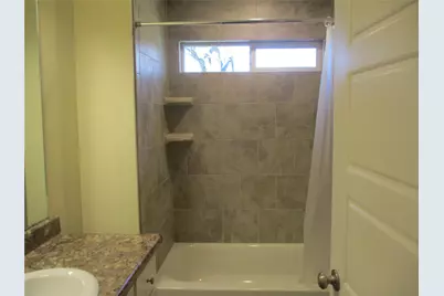1718 NW Dallas Street, Grand Prairie, TX 75050 - Photo 14