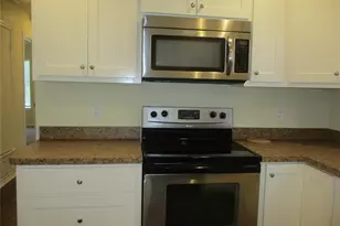 1718 NW Dallas St, Grand Prairie, TX 75050 - Photo 6