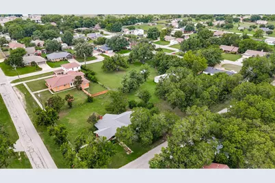 618 W 5th Street, Justin, TX 76247 - Photo 2