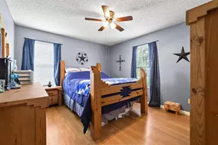 304 Lee St, Wolfe City, TX 75496 - Photo 12