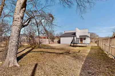 2015 Volga Avenue, Dallas, TX 75216 - Photo 2