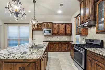 10816 Sexton Drive, McKinney, TX 75072 - Photo 8