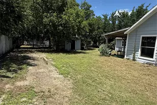 405 Eddies St, Ponder, TX 76259 - Photo 8
