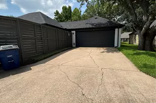 6014 Daven Oaks Dr, Dallas, TX 75248 - Photo 26