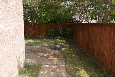 9320 Ponderosa Trail, Irving, TX 75063 - Photo 28
