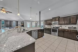 11209 Beechgrove Ct, Fort Worth, TX 76140 - Photo 10
