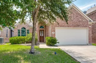 2312 Fountain Gate Dr, Little Elm, TX 75068 - Photo 2