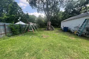 8810 Eldon Dr, Dallas, TX 75217 - Photo 22