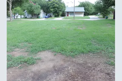 563 E Long Street, Stephenville, TX 76401 - Photo 14
