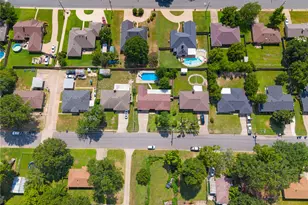 309 Gray St, Henderson, TX 75652 - Photo 4
