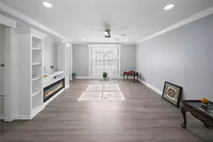 309 Gray St, Henderson, TX 75652 - Photo 4