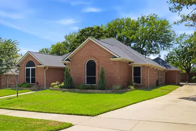 2741 Fox Glenn Court, Hurst, TX 76054 - Photo 2