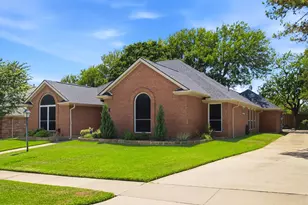 2741 Fox Glenn Ct, Hurst, TX 76054 - Photo 2