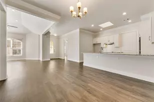 8841 Creek Run Rd, Fort Worth, TX 76120 - Photo 4