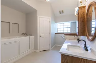 5433 Meadow Dr, Abilene, TX 79606 - Photo 16