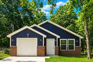 610 W Austin St, Paris, TX 75460 - Photo 1