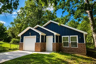 610 W Austin St, Paris, TX 75460 - Photo 2