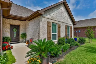 1127 Vintage Ave, Gainesville, TX 76240 - Photo 2
