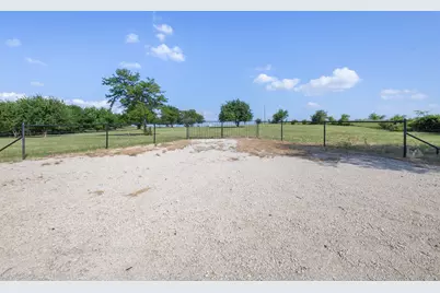 1261 County Road 2735, Decatur, TX 76234 - Photo 2