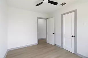 2033 Redman Cir, Dallas, TX 75223 - Photo 18