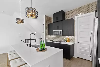 723 W 10th Street #106, Dallas, TX 75208 - Photo 6