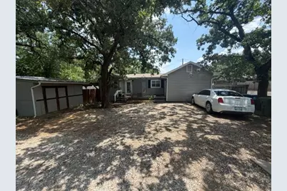 410 N Lakeview Drive, Lake Dallas, TX 75065 - Photo 2