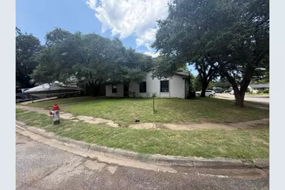 5433 Kings Manor Drive, Lake Dallas, TX 75065 - Photo 2