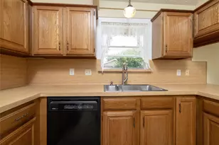 1710 Park Hill Dr, Arlington, TX 76012 - Photo 16