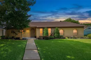 1710 Park Hill Dr, Arlington, TX 76012 - Photo 2